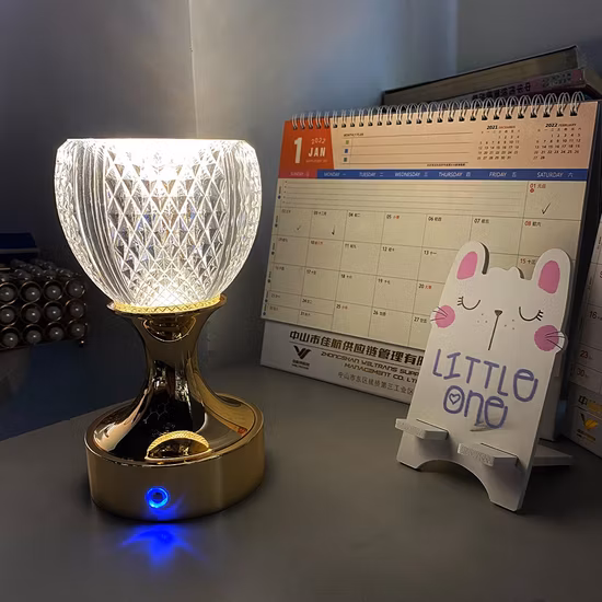 Lámpara de mesa recargable de los niños de la luz LED de la lectura del nuevo diseño USB